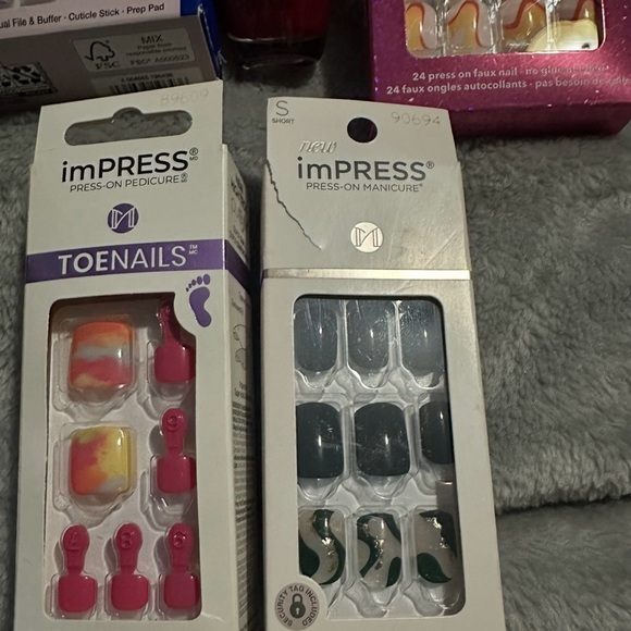 Nail Beauty Bundle- 5 items - Picture 3 of 8